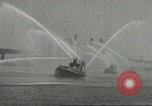 Standbild Bekämpfung von Bränden in den Seehäfen United States USA, 1944, aus Sekunde 31 historischem Filmmaterial Videoclip 65675058108