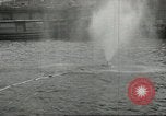 Standbild Bekämpfung von Bränden in den Seehäfen United States USA, 1944, aus Sekunde 37 historischem Filmmaterial Videoclip 65675058108