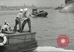 Standbild Bekämpfung von Bränden in den Seehäfen United States USA, 1944, aus Sekunde 60 historischem Filmmaterial Videoclip 65675058108