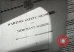 Immagine di La marina mercantile marinai United States USA, 1944, secondo 4 filmato di repertorio 65675058112