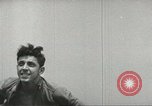 Immagine di La marina mercantile marinai United States USA, 1944, secondo 41 filmato di repertorio 65675058112