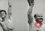 Immagine di La marina mercantile marinai United States USA, 1944, secondo 44 filmato di repertorio 65675058112