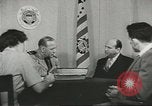 Immagine di La marina mercantile marinai United States USA, 1944, secondo 57 filmato di repertorio 65675058112