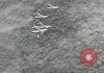 Standbild P-39 Airacobras Wau Papua Neu Guinea, 1943, aus Sekunde 62 historischem Filmmaterial Videoclip 65675058122