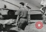 Standbild Douglas C-47 Skytrain Wau Papua Neu Guinea, 1943, aus Sekunde 18 historischem Filmmaterial Videoclip 65675058123