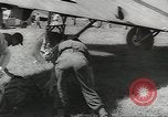 Standbild Douglas C-47 Skytrain Wau Papua Neu Guinea, 1943, aus Sekunde 20 historischem Filmmaterial Videoclip 65675058123