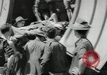 Standbild Douglas C-47 Skytrain Wau Papua Neu Guinea, 1943, aus Sekunde 31 historischem Filmmaterial Videoclip 65675058123