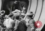 Standbild Douglas C-47 Skytrain Wau Papua Neu Guinea, 1943, aus Sekunde 33 historischem Filmmaterial Videoclip 65675058123
