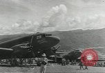 Standbild Douglas C-47 Skytrain Wau Papua Neu Guinea, 1943, aus Sekunde 40 historischem Filmmaterial Videoclip 65675058123