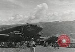 Standbild Douglas C-47 Skytrain Wau Papua Neu Guinea, 1943, aus Sekunde 41 historischem Filmmaterial Videoclip 65675058123
