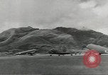 Standbild Douglas C-47 Skytrain Wau Papua Neu Guinea, 1943, aus Sekunde 42 historischem Filmmaterial Videoclip 65675058123