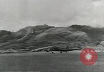 Standbild Douglas C-47 Skytrain Wau Papua Neu Guinea, 1943, aus Sekunde 43 historischem Filmmaterial Videoclip 65675058123