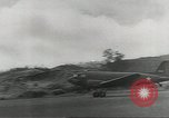Standbild Douglas C-47 Skytrain Wau Papua Neu Guinea, 1943, aus Sekunde 48 historischem Filmmaterial Videoclip 65675058123