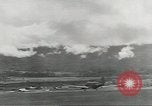 Standbild Douglas C-47 Skytrain Wau Papua Neu Guinea, 1943, aus Sekunde 53 historischem Filmmaterial Videoclip 65675058123