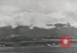 Standbild Douglas C-47 Skytrain Wau Papua Neu Guinea, 1943, aus Sekunde 59 historischem Filmmaterial Videoclip 65675058123