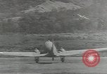 Standbild Douglas C-47 Skytrain Wau Papua Neu Guinea, 1943, aus Sekunde 62 historischem Filmmaterial Videoclip 65675058123