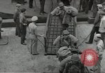 Standbild amerikanische Truppen New York United States USA, 1944, aus Sekunde 29 historischem Filmmaterial Videoclip 65675058140
