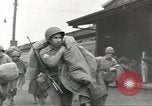 Standbild Amerikanische Soldaten auf dem Weg in den Krieg New York City USA, 1944, aus Sekunde 30 historischem Filmmaterial Videoclip 65675058141
