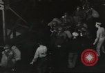 Standbild Amerikanische Soldaten auf dem Weg in den Krieg New York City USA, 1944, aus Sekunde 51 historischem Filmmaterial Videoclip 65675058141