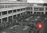 Standbild Kentucky Derby Louisville Kentucky USA, 1944, aus Sekunde 14 historischem Filmmaterial Videoclip 65675058151
