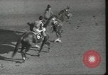 Standbild Kentucky Derby Louisville Kentucky USA, 1944, aus Sekunde 21 historischem Filmmaterial Videoclip 65675058151