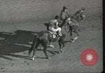 Standbild Kentucky Derby Louisville Kentucky USA, 1944, aus Sekunde 22 historischem Filmmaterial Videoclip 65675058151