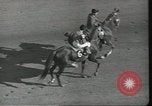 Standbild Kentucky Derby Louisville Kentucky USA, 1944, aus Sekunde 23 historischem Filmmaterial Videoclip 65675058151