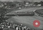 Standbild Kentucky Derby Louisville Kentucky USA, 1944, aus Sekunde 30 historischem Filmmaterial Videoclip 65675058151