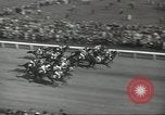 Standbild Kentucky Derby Louisville Kentucky USA, 1944, aus Sekunde 37 historischem Filmmaterial Videoclip 65675058151