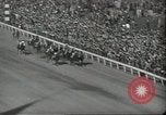 Standbild Kentucky Derby Louisville Kentucky USA, 1944, aus Sekunde 40 historischem Filmmaterial Videoclip 65675058151