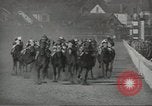 Standbild Kentucky Derby Louisville Kentucky USA, 1944, aus Sekunde 49 historischem Filmmaterial Videoclip 65675058151