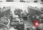 Standbild Allied Infanterie Normandie Frankreich, 1944, aus Sekunde 1 historischem Filmmaterial Videoclip 65675058152