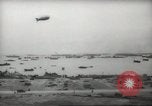 Standbild Allied Infanterie Normandie Frankreich, 1944, aus Sekunde 26 historischem Filmmaterial Videoclip 65675058152