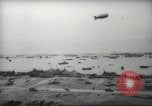 Standbild Allied Infanterie Normandie Frankreich, 1944, aus Sekunde 29 historischem Filmmaterial Videoclip 65675058152