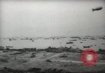 Standbild Allied Infanterie Normandie Frankreich, 1944, aus Sekunde 31 historischem Filmmaterial Videoclip 65675058152