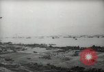 Standbild Allied Infanterie Normandie Frankreich, 1944, aus Sekunde 35 historischem Filmmaterial Videoclip 65675058152