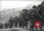 Standbild Allied Infanterie Normandie Frankreich, 1944, aus Sekunde 42 historischem Filmmaterial Videoclip 65675058152