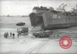 Standbild Allied Infanterie Normandie Frankreich, 1944, aus Sekunde 54 historischem Filmmaterial Videoclip 65675058152