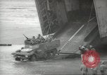 Standbild Allied Infanterie Normandie Frankreich, 1944, aus Sekunde 55 historischem Filmmaterial Videoclip 65675058152