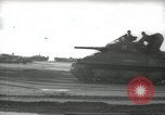 Standbild Allied Infanterie Normandie Frankreich, 1944, aus Sekunde 62 historischem Filmmaterial Videoclip 65675058152