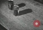 Standbild Rationierung von Lebensmitteln United States USA, 1943, aus Sekunde 20 historischem Filmmaterial Videoclip 65675058157