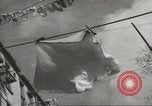 Standbild Rationierung von Lebensmitteln United States USA, 1943, aus Sekunde 46 historischem Filmmaterial Videoclip 65675058157