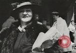 Standbild Rationierung von Lebensmitteln United States USA, 1943, aus Sekunde 54 historischem Filmmaterial Videoclip 65675058157