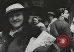 Standbild Rationierung von Lebensmitteln United States USA, 1943, aus Sekunde 55 historischem Filmmaterial Videoclip 65675058157