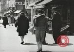 Standbild Rationierung von Lebensmitteln United States USA, 1943, aus Sekunde 60 historischem Filmmaterial Videoclip 65675058157