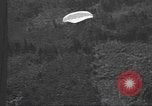 Standbild Office of Strategic Services Birma, 1942, aus Sekunde 26 historischem Filmmaterial Videoclip 65675058176