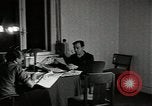 Image d'agents du renseignement secret théâtre européen, 1944, de la seconde 6 séquences d'archives historiques vidéo 65675058193