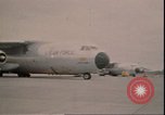Standbild C-141 Starlifter aircraft Washington State United States USA, 1970, aus Sekunde 5 historischem Filmmaterial Videoclip 65675058222