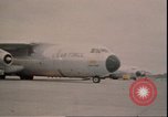 Standbild C-141 Starlifter aircraft Washington State United States USA, 1970, aus Sekunde 6 historischem Filmmaterial Videoclip 65675058222