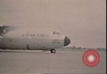 Standbild C-141 Starlifter aircraft Washington State United States USA, 1970, aus Sekunde 12 historischem Filmmaterial Videoclip 65675058222